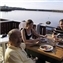 Repas sur la terrasse.